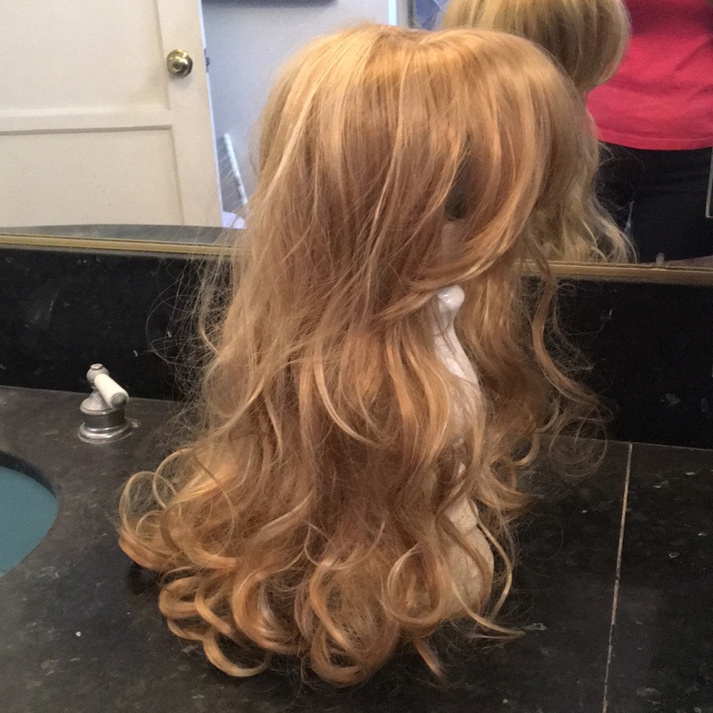 Blonde Wavy Hair Wig - Picture 2 of 6